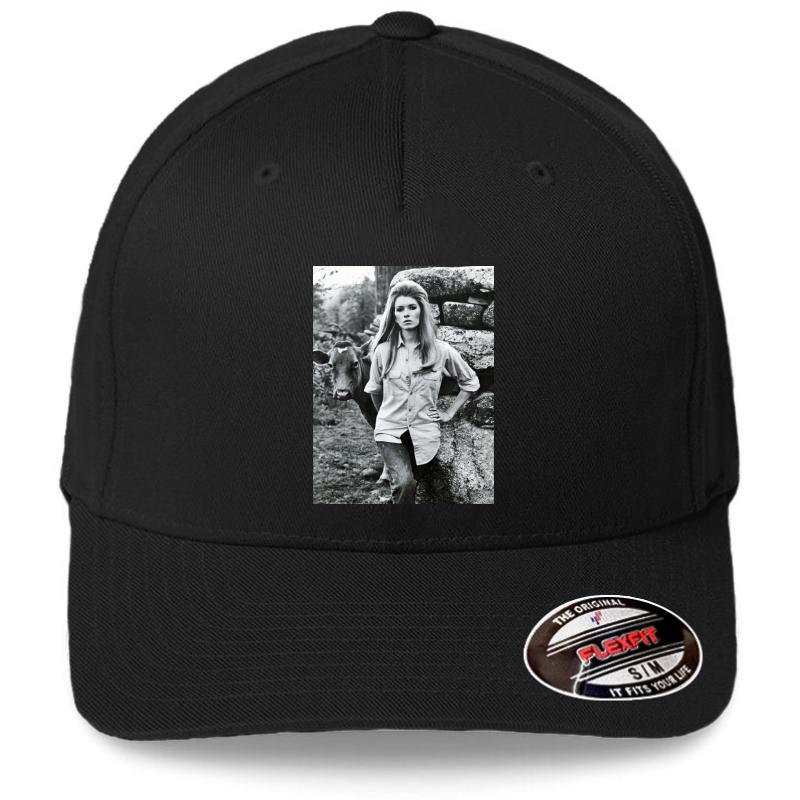 A Cow And Young Martha Stewart Flexfit Baseball Cap  Black