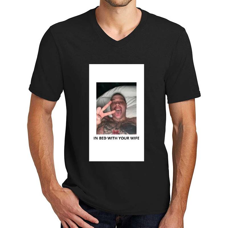 IN BED WITH YOUR WIFE - pete davidson Premium Flat Bill Snapback Caps