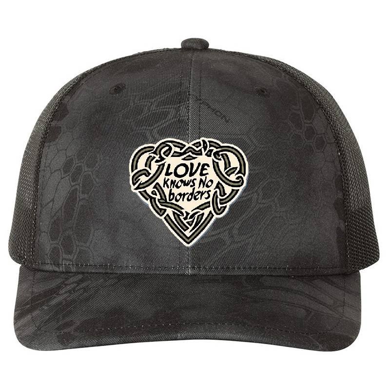 Celtic Heart Modern Love Emblem Premium Flat Bill Snapback Caps